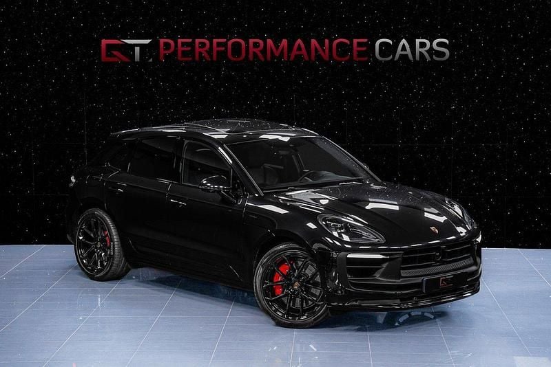 Jet black metallic Begagnad 2024 Porsche Macan GTS SUV | 1 029 900 kr (Marknadspris) - Bild 1/3