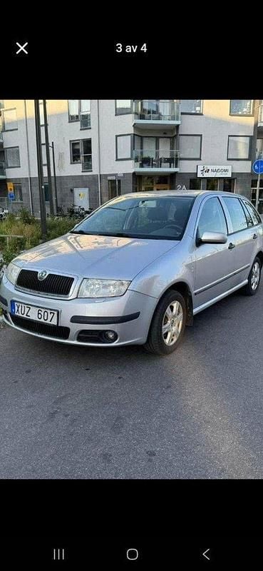 Silver Begagnad 2006 Skoda Fabia Halvkombi | 27 000 kr (Marknadspris) - Bild 1/4