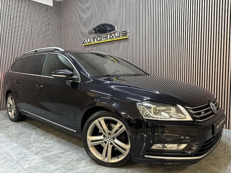 Svart Begagnad 2013 VW Passat R-line Kombi | 119 900 kr - Bild 1/4