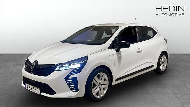 Vit (white) Begagnad 2024 Renault Clio V Evolution Halvkombi | 209 900 kr (Marknadspris) - Bild 1/4