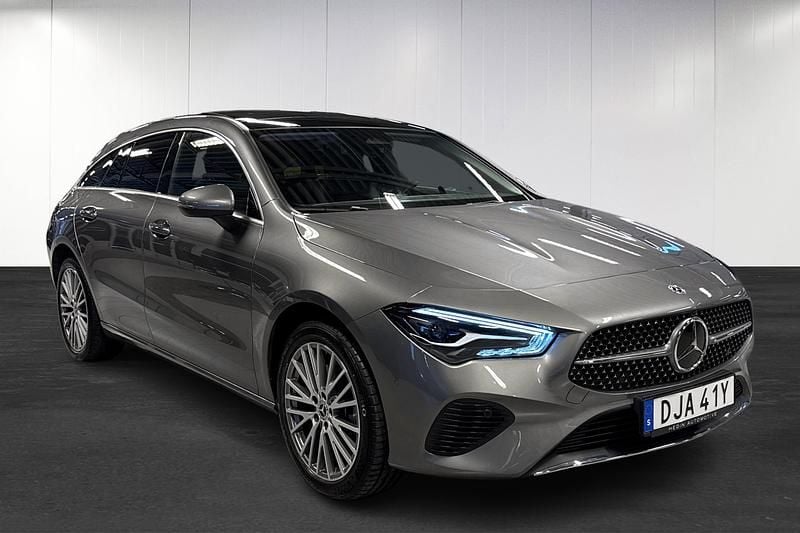 Begagnad Mercedes CLA250e Shooting Brake 2024 Grå Kombi
