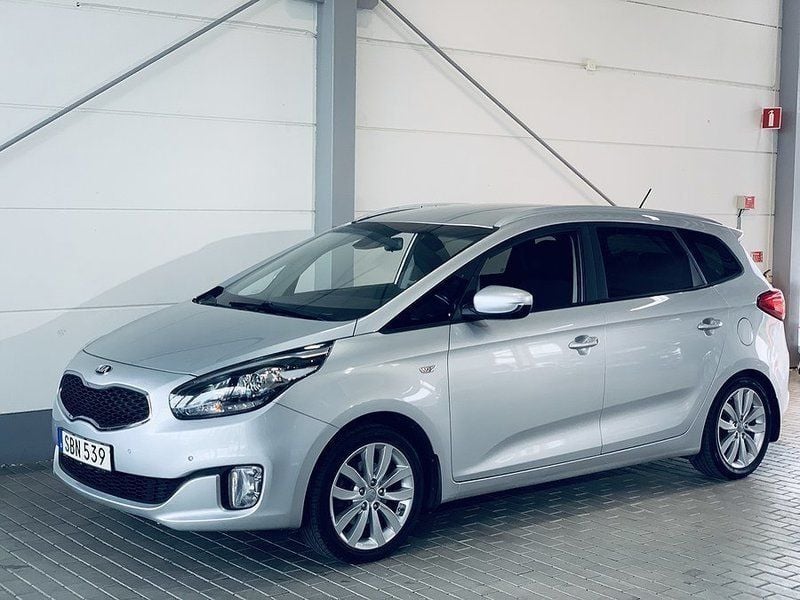 kia carens begagnad