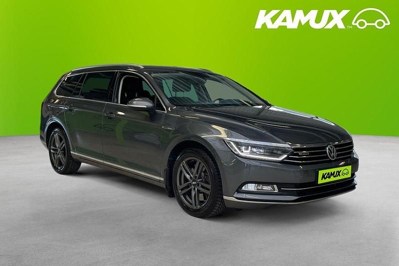 Silver/grå Begagnad 2017 VW Passat Executive Kombi | 184 800 kr (Superpris) - Bild 1/4
