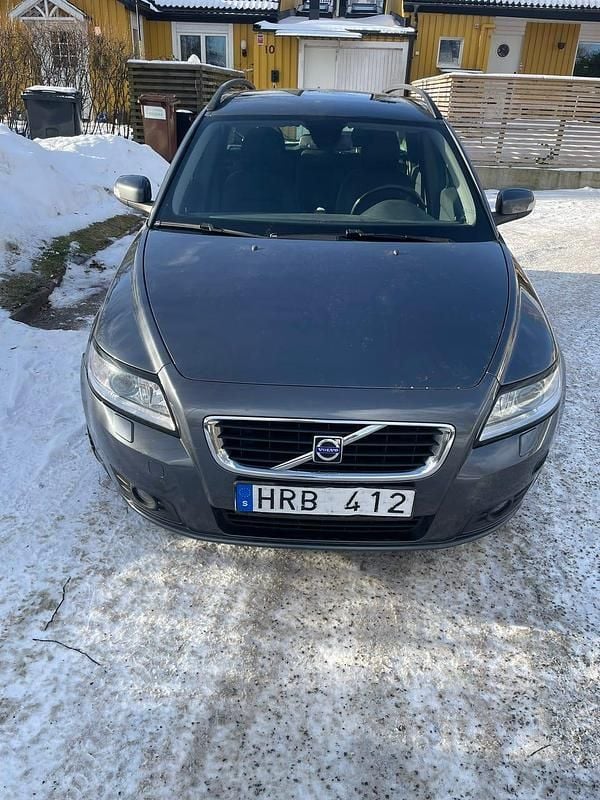 Begagnad Volvo V50 125 HK (91 kW) 2009 Grå metallic Kombi