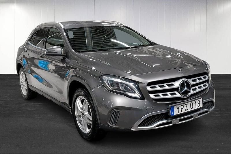 Begagnad Mercedes GLA220 184 HK (135 kW) 2017 Grå SUV