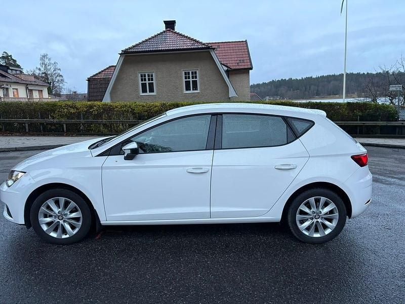 Begagnad Seat Leon ST 130 HK (95 kW) 2020 Vit Kombi