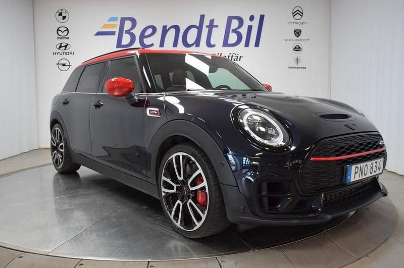 Svart Begagnad 2022 Mini John Cooper Works Clubman Kombi | 389 500 kr (Lite dyr) - Bild 1/3