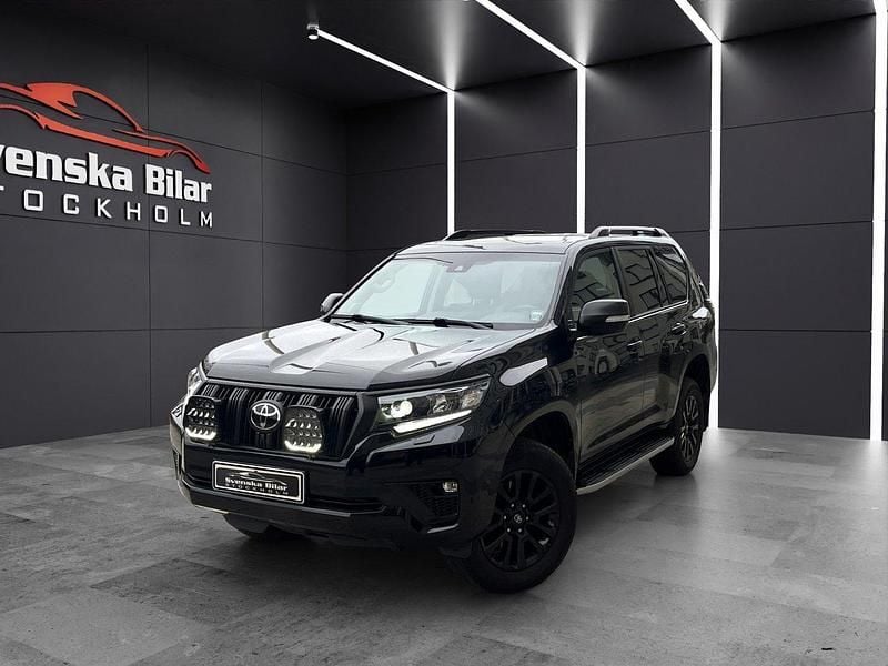 Svart Begagnad 2023 Toyota Land Cruiser TEC-Edition SUV | 849 900 kr (Superpris) - Bild 1/4