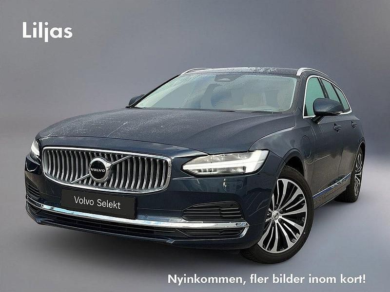 Blå Begagnad 2023 Volvo V90 Core Kombi | 439 000 kr (Marknadspris) - Bild 1/3