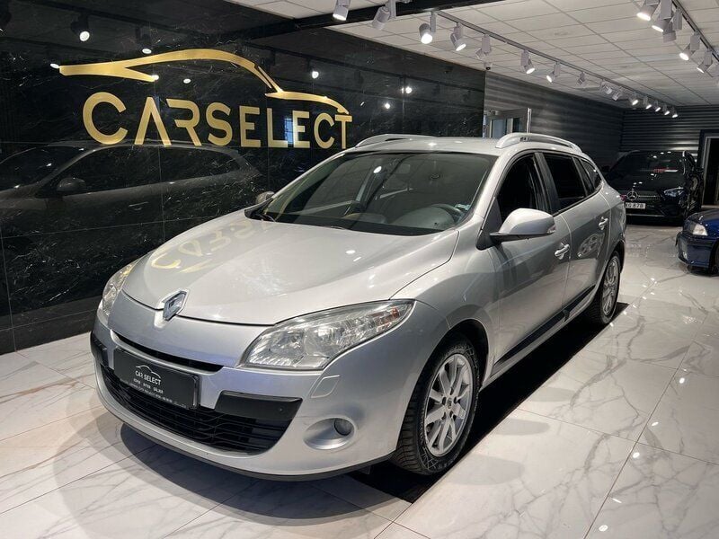 Silver Begagnad 2011 Renault Mégane GrandTour Kombi | 69 900 kr (Lite dyr) - Bild 1/4