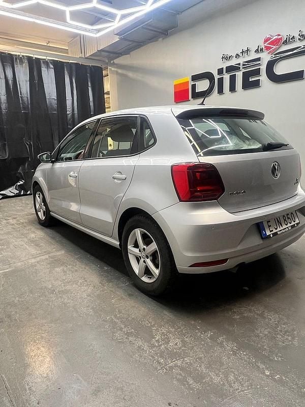 Begagnad VW Polo 90 HK (66 kW) 2017 Silver Halvkombi