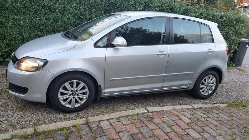 Silver Begagnad 2011 VW Golf Plus Cross Minibuss | 55 000 kr (Superpris) - Bild 1/4