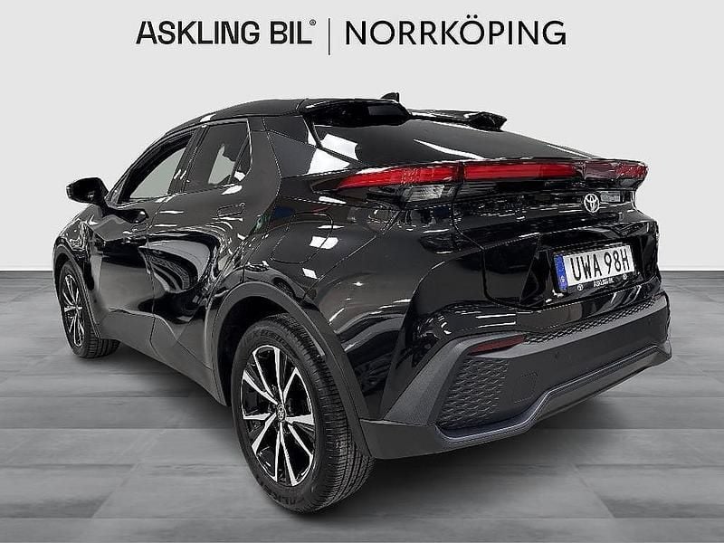 Begagnad Toyota C-HR Style 140 HK (102 kW) 2024 Svart SUV