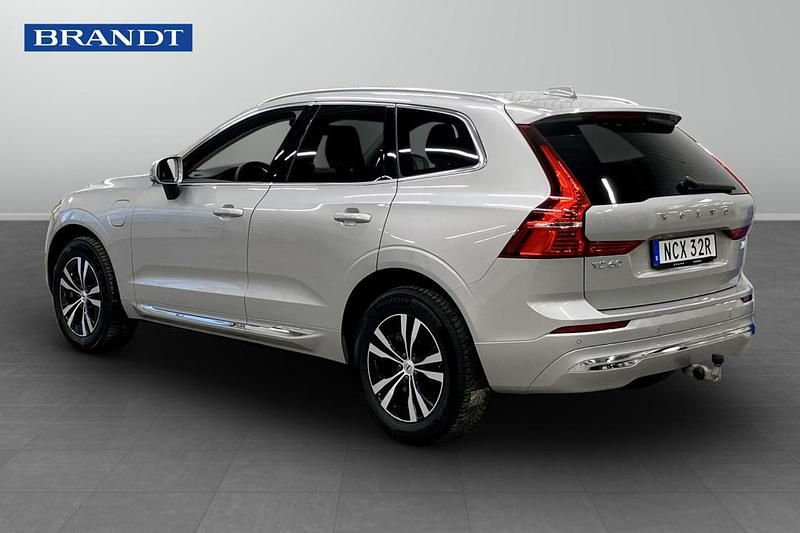 Begagnad Volvo XC60 Core 355 HK (261 kW) 2023 Silver SUV