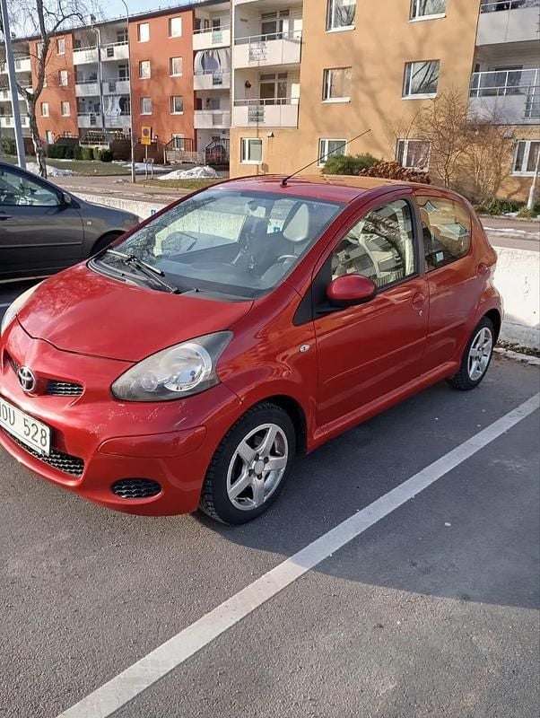 Begagnad Toyota Aygo 68 HK (50 kW) 2010 Halvkombi