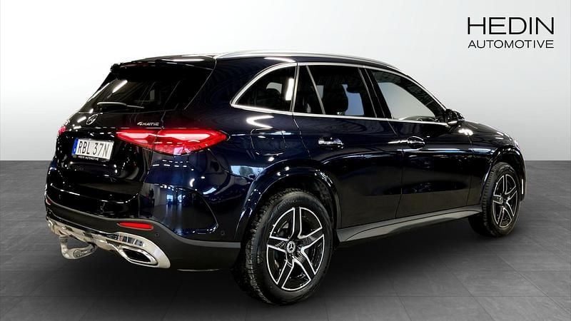 Begagnad Mercedes GLC300e Premium 333 HK (244 kW) 2024 Blå SUV