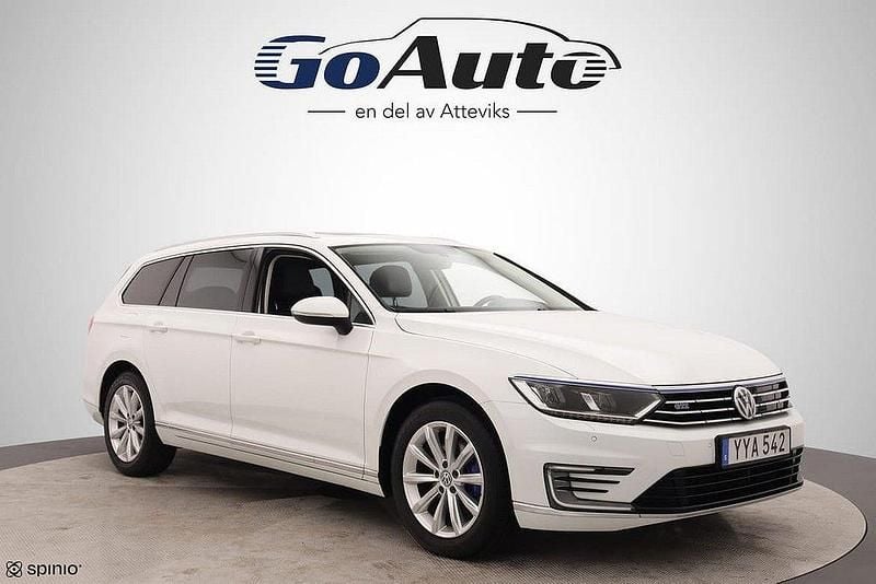 Vit Begagnad 2017 VW Passat GTE Kombi | 149 500 kr (Marknadspris) - Bild 1/4