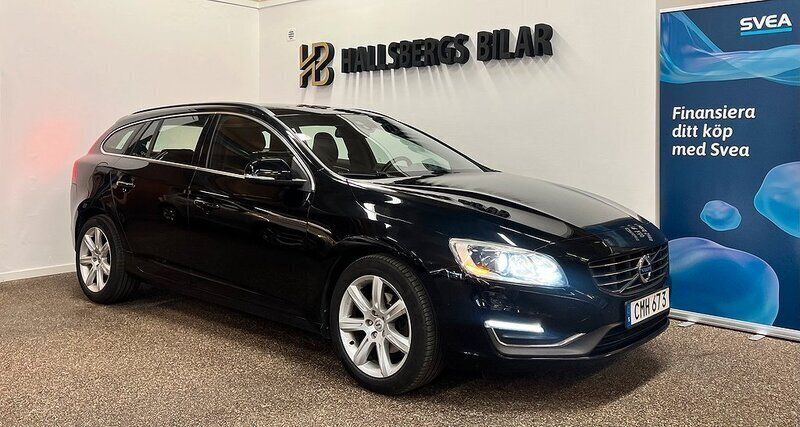 Svart Begagnad 2014 Volvo V60 Momentum Kombi | 99 900 kr (Marknadspris) - Bild 1/4
