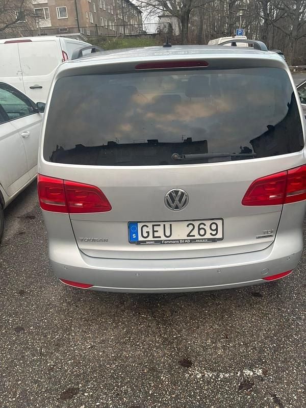 Begagnad 2012 VW Touran Minibuss | 61 000 kr (Bra pris) - Bild 1/4