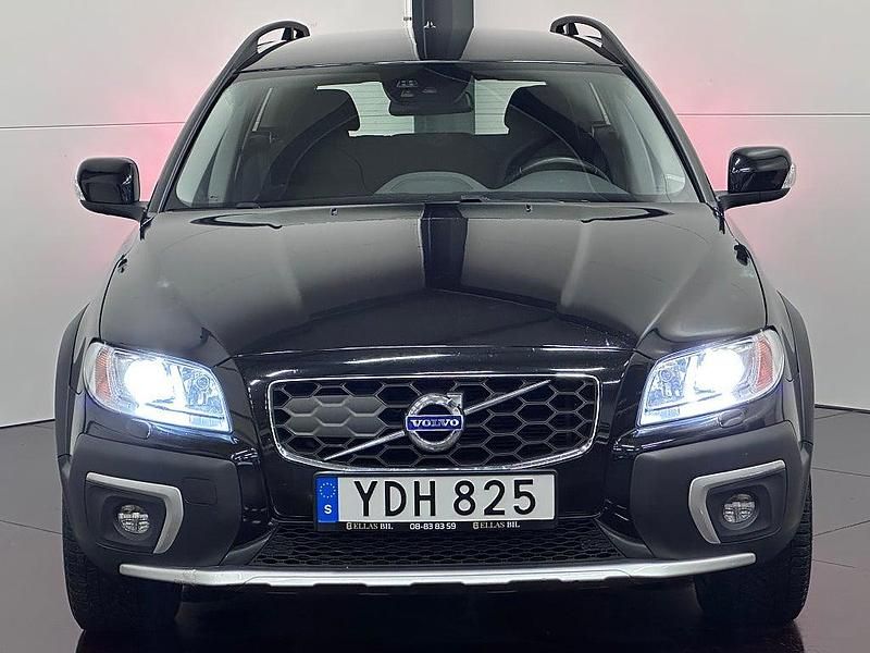 Begagnad Volvo XC70 Momentum 181 HK (133 kW) 2016 Svart Kombi