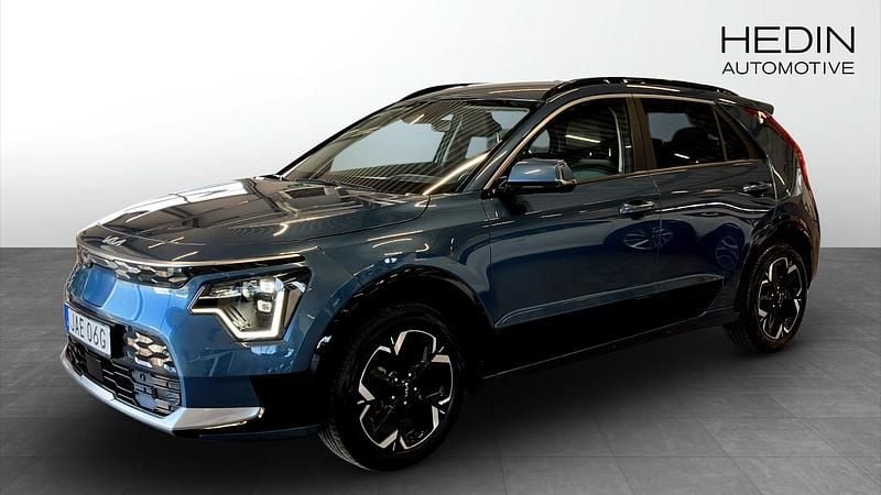 Begagnad Kia e-Niro 11 kW (15 HK) 2023 Blå SUV