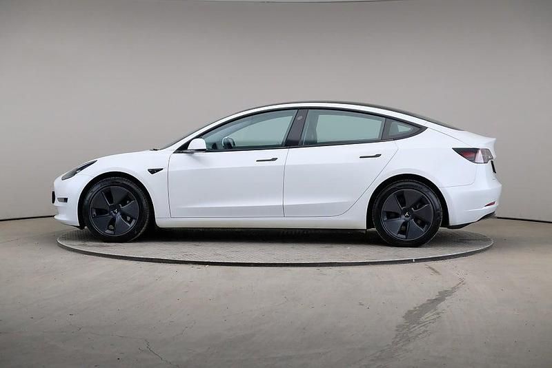Begagnad Tesla Model 3 323 kW (440 HK) 2023 Vit Sedan