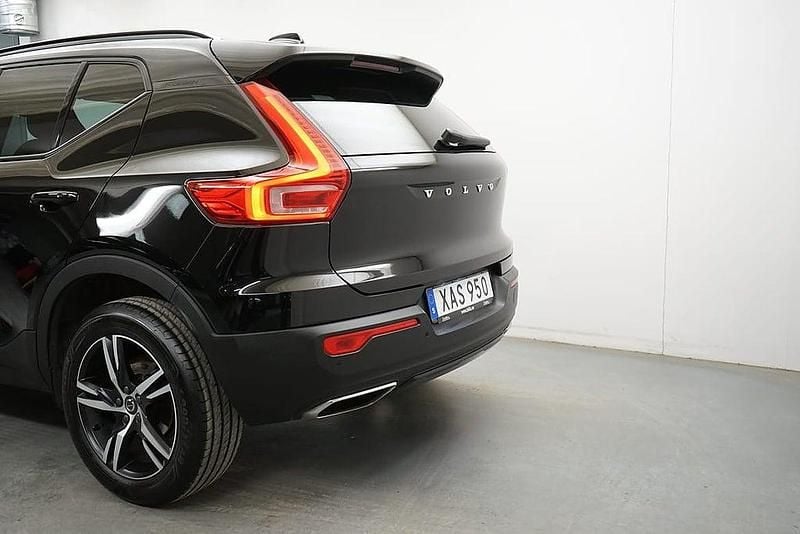 Begagnad Volvo XC40 R-Design 151 HK (111 kW) 2018 Svart SUV