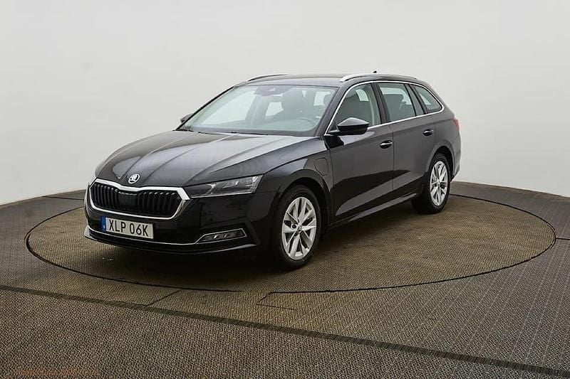 Begagnad Skoda Octavia Style 204 HK (150 kW) 2024 Svart Kombi