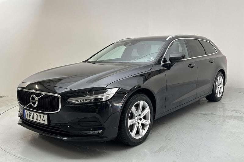Svart Begagnad 2018 Volvo V90 Momentum Kombi | 176 000 kr (Marknadspris) - Bild 1/4