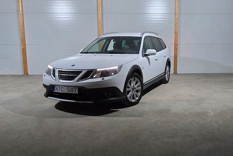 Vit Begagnad 2011 Saab 9-3X Kombi | 114 900 kr (Bra pris) - Bild 1/3