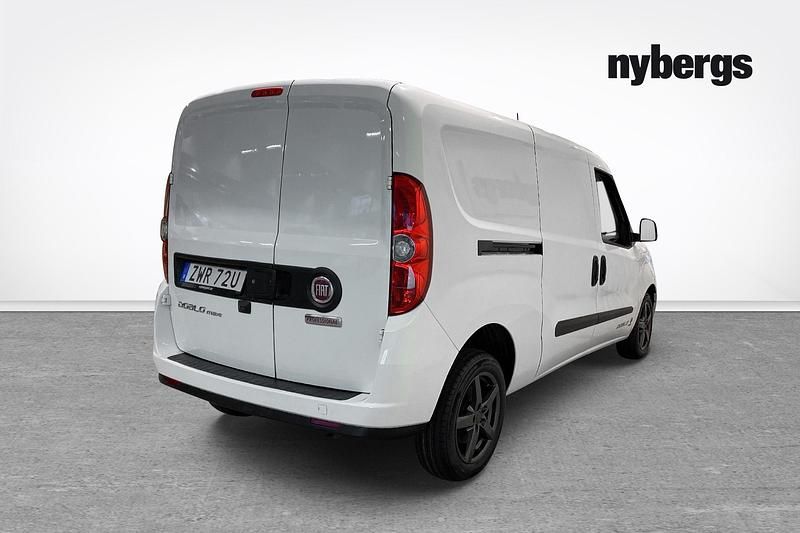 Begagnad Fiat Doblò 106 HK (77 kW) 2022 Vit Minibuss