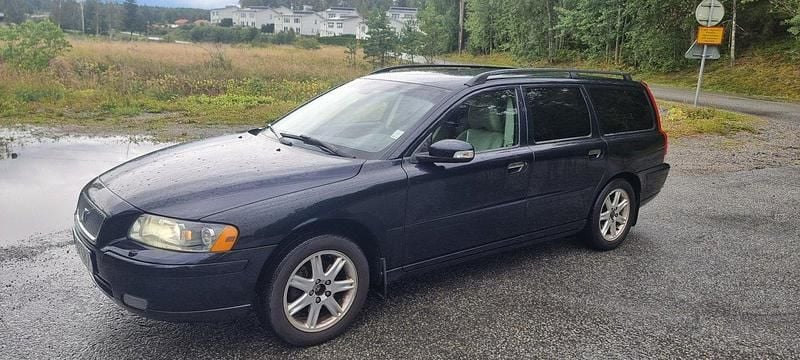 Blå Begagnad 2008 Volvo V70 Momentum Kombi | 33 000 kr (Superpris) - Bild 1/4