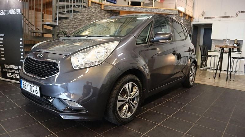 Grå Begagnad 2015 Kia Venga 3 Halvkombi | 104 900 kr (Superpris) - Bild 1/4