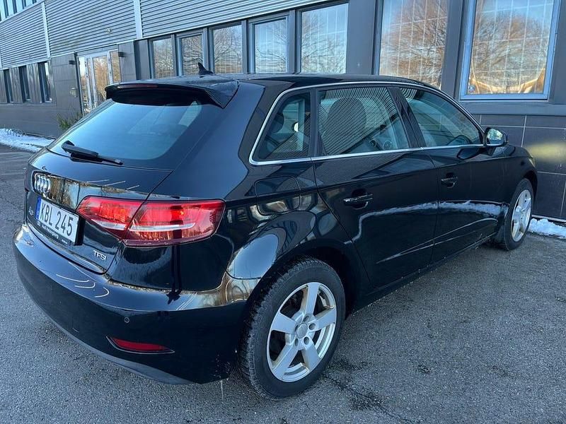 Begagnad Audi A3 Comfort 116 HK (85 kW) 2017 Svart