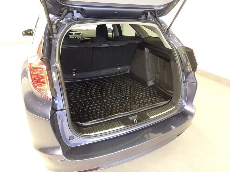 Begagnad Honda Civic Lifestyle 141 HK (103 kW) 2014 Blå Kombi