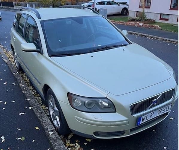 Begagnad 2005 Volvo V50 Kombi | 8 000 kr (Superpris) - Bild 1/3