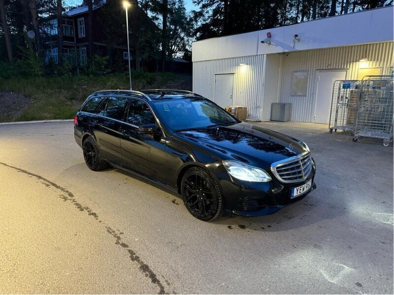 Svart Begagnad 2016 Mercedes E200 Kombi | 96 500 kr - Bild 1/4