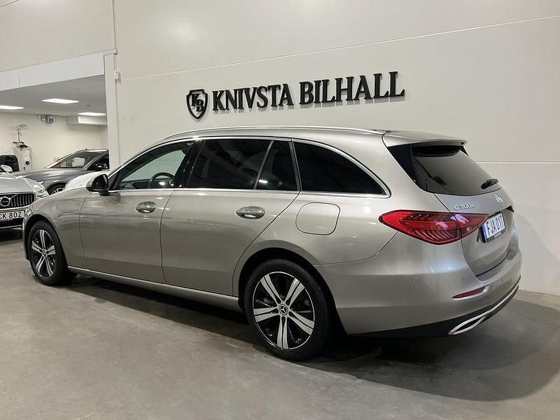 Begagnad Mercedes C300 Avantgarde 313 HK (230 kW) 2023 Silver