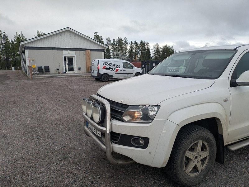 Vit Begagnad 2014 VW Amarok Highline Pickup | 95 000 kr (Dyr) - Bild 1/4