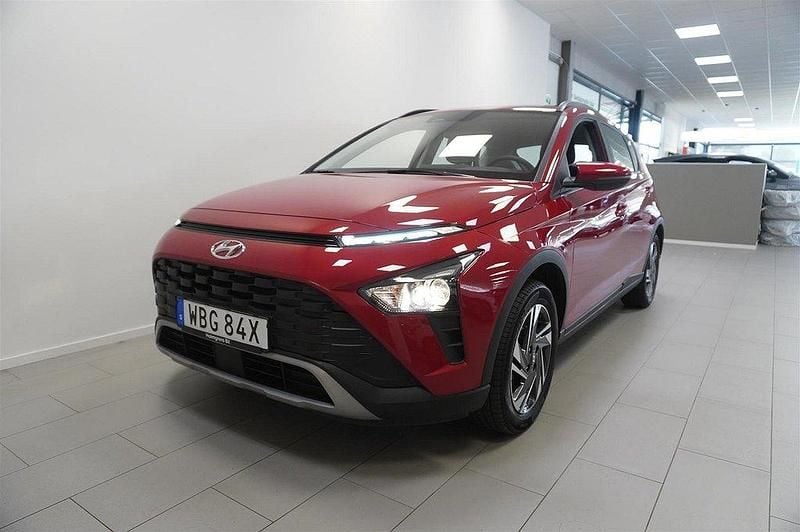 Röd Begagnad 2023 Hyundai Bayon Essential SUV | 179 900 kr (Marknadspris) - Bild 1/4