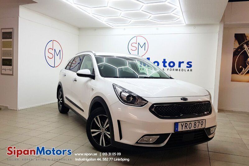 Vit Begagnad 2018 Kia Niro Advance SUV | 194 900 kr (Marknadspris) - Bild 1/4