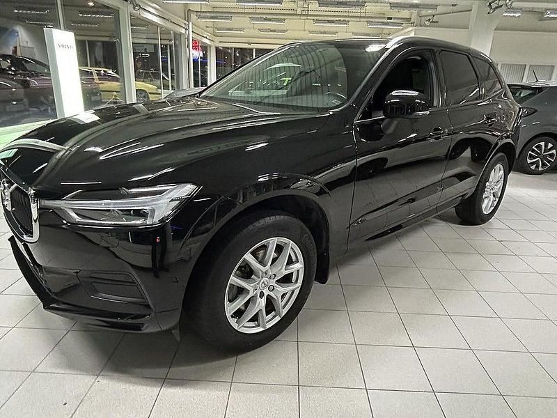 Svart Begagnad 2018 Volvo XC60 Momentum SUV | 319 500 kr (Marknadspris) - Bild 1/4