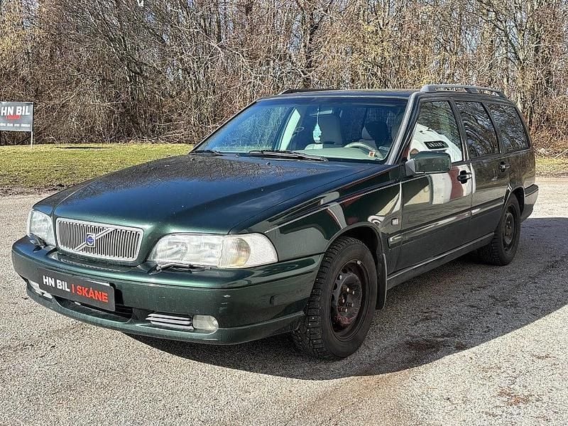 Begagnad Volvo V70 170 HK (125 kW) 1999 Grön Kombi