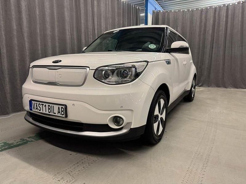 Vit Begagnad 2015 Kia Soul SUV | 114 900 kr - Bild 1/4