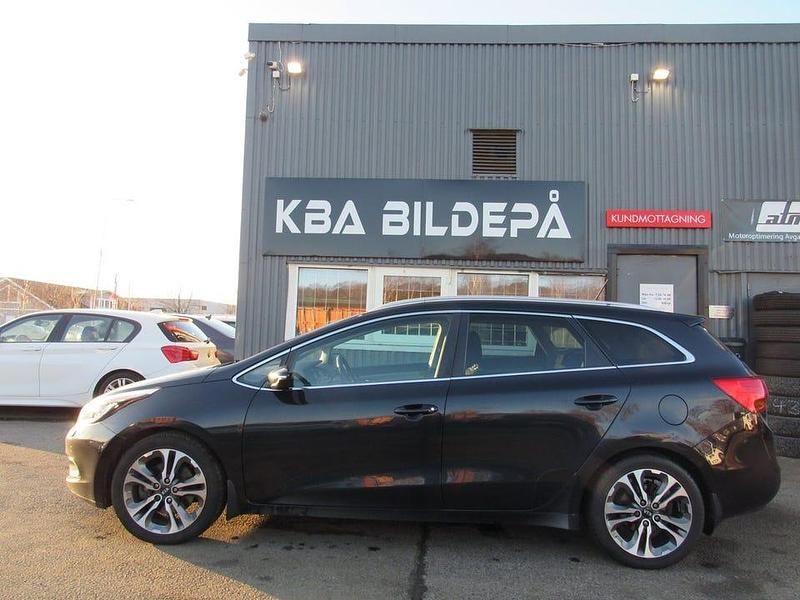 Svart Begagnad 2015 Kia Ceed Sportswagon Comfort Kombi | 59 900 kr (Marknadspris) - Bild 1/4