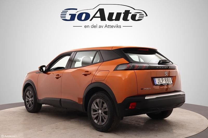 Begagnad Peugeot e-2008 Active 100 kW (137 HK) 2021 Orange SUV
