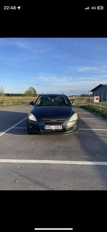 Grå Begagnad 2009 Kia Ceed Sportswagon 4 Kombi | 23 000 kr (Marknadspris) - Bild 1/4
