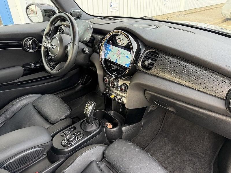 Begagnad Mini Cooper SE 135 kW (184 HK) 2021 Moonwalk grey metallic Halvkombi