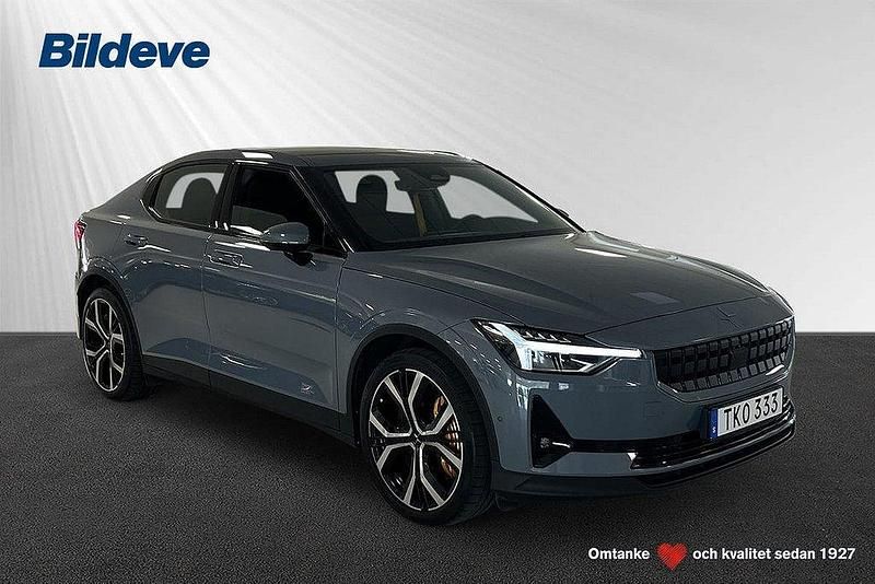 Grå Begagnad 2022 Polestar 2 Plus Sedan | 389 900 kr (Marknadspris) - Bild 1/4