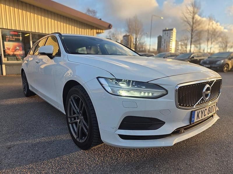 Begagnad Volvo V90 Kinetic 150 HK (110 kW) 2018 Vit Kombi